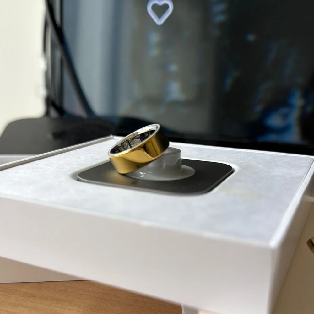 Oura Ring 4 in Gold and Silver